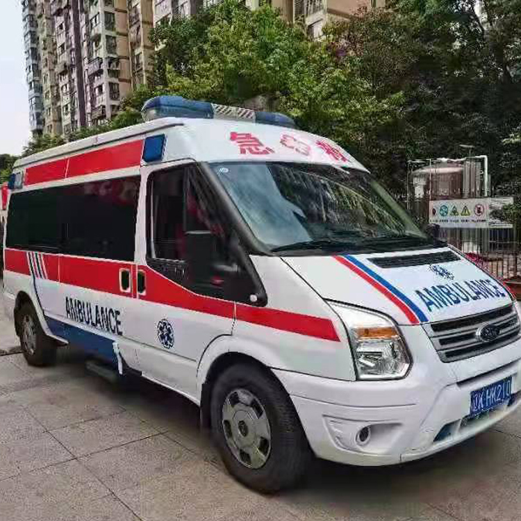 伊春长途救护车护送病人返乡