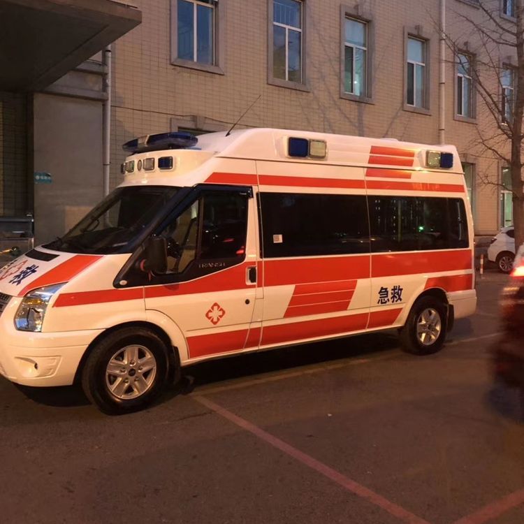伊春夜间租赁救护车护送病人转院：安全转运的 8 大核心注意事项